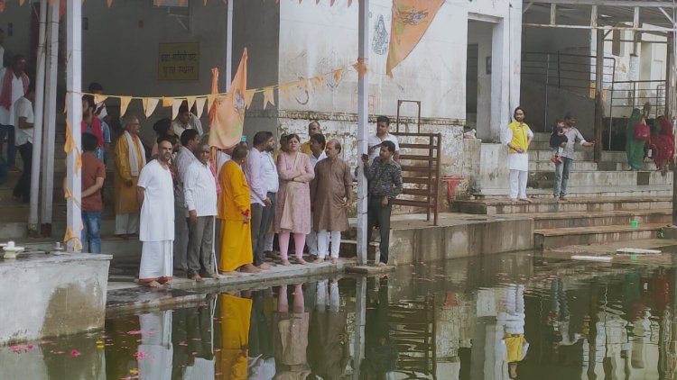 पुष्कर सरोवर में खाद्य पदार्थ डालने पर होगी कार्यवाही